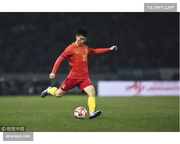 前法国国脚埃弗拉在专栏中撰文，点评当前法甲优秀边后卫的防守职责变化